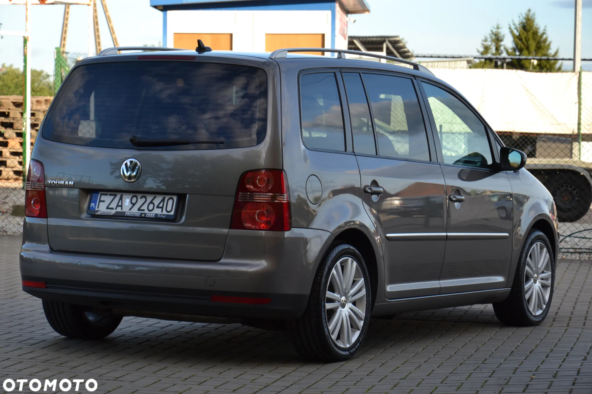 Volkswagen Touran 2.0 TDI DPF Highline DSG - 10