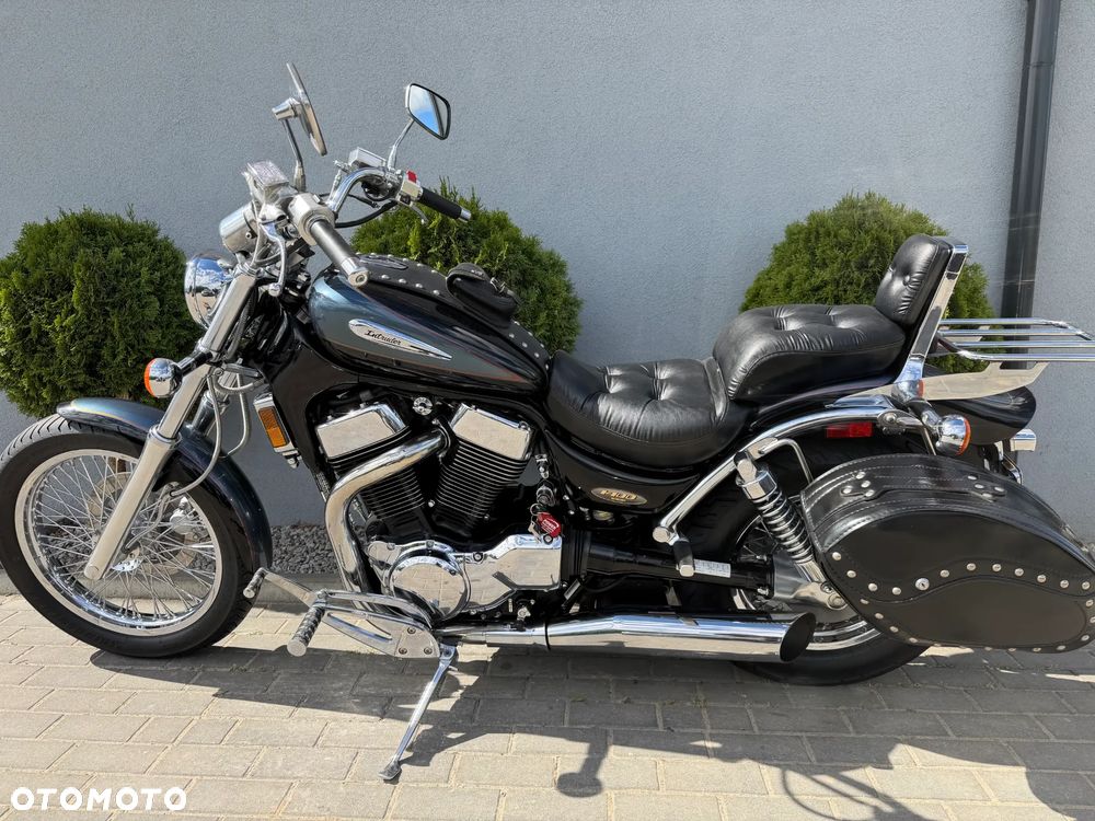 Suzuki Intruder - 36