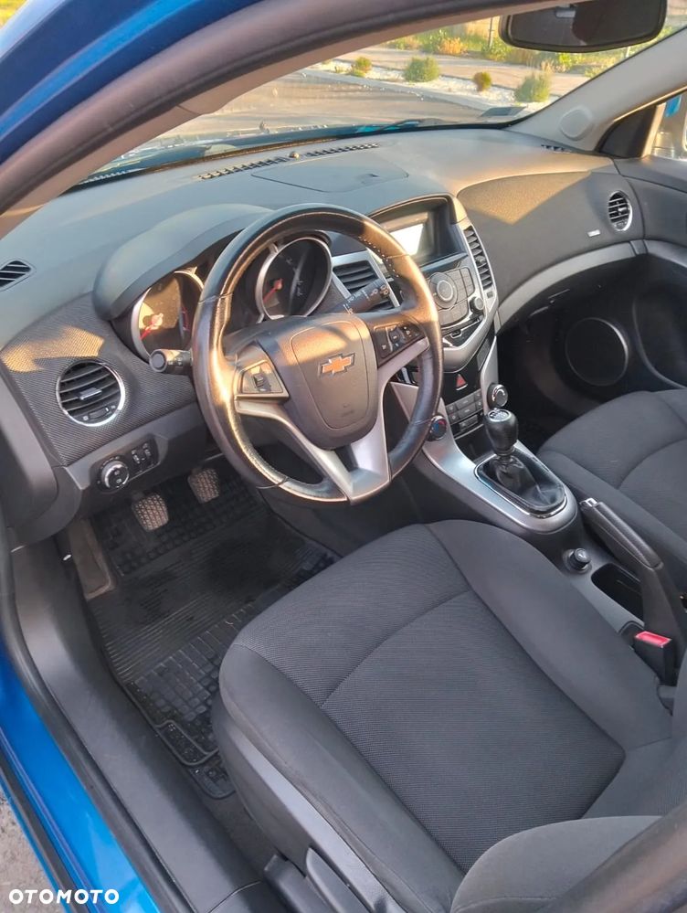Chevrolet Cruze 1.8 LT - 18