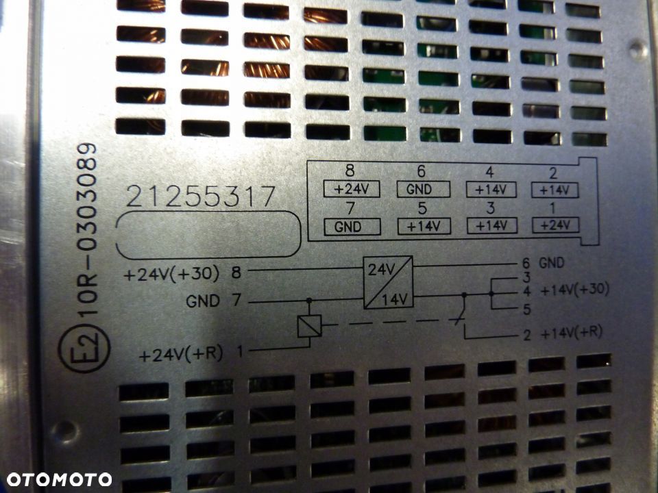RENAULT GAMA T RANGE PRZETWORNICA NAPIĘCIA 24V-14V - 3