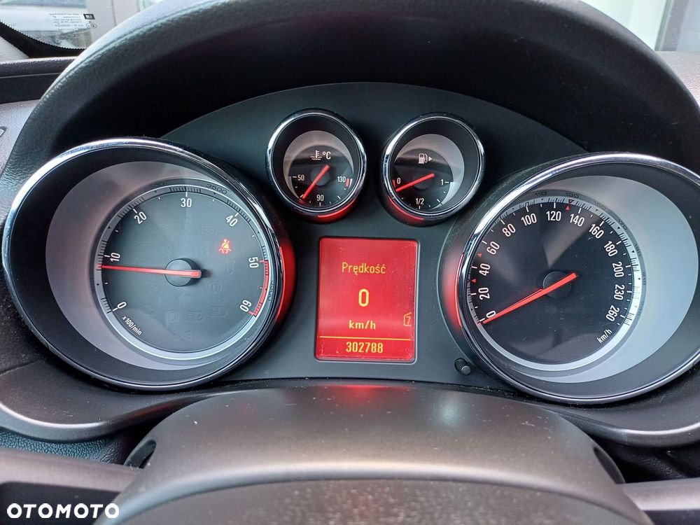 Opel Insignia - 22