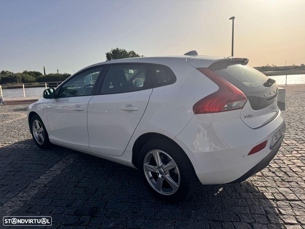 Volvo V40 2.0 D2 Kinetic Eco - 2