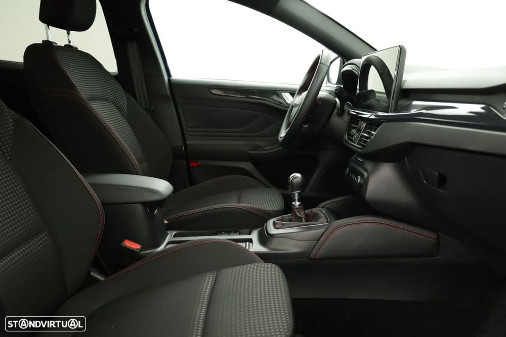 Ford Focus 1.0 EcoBoost MHEV ST-Line X - 21