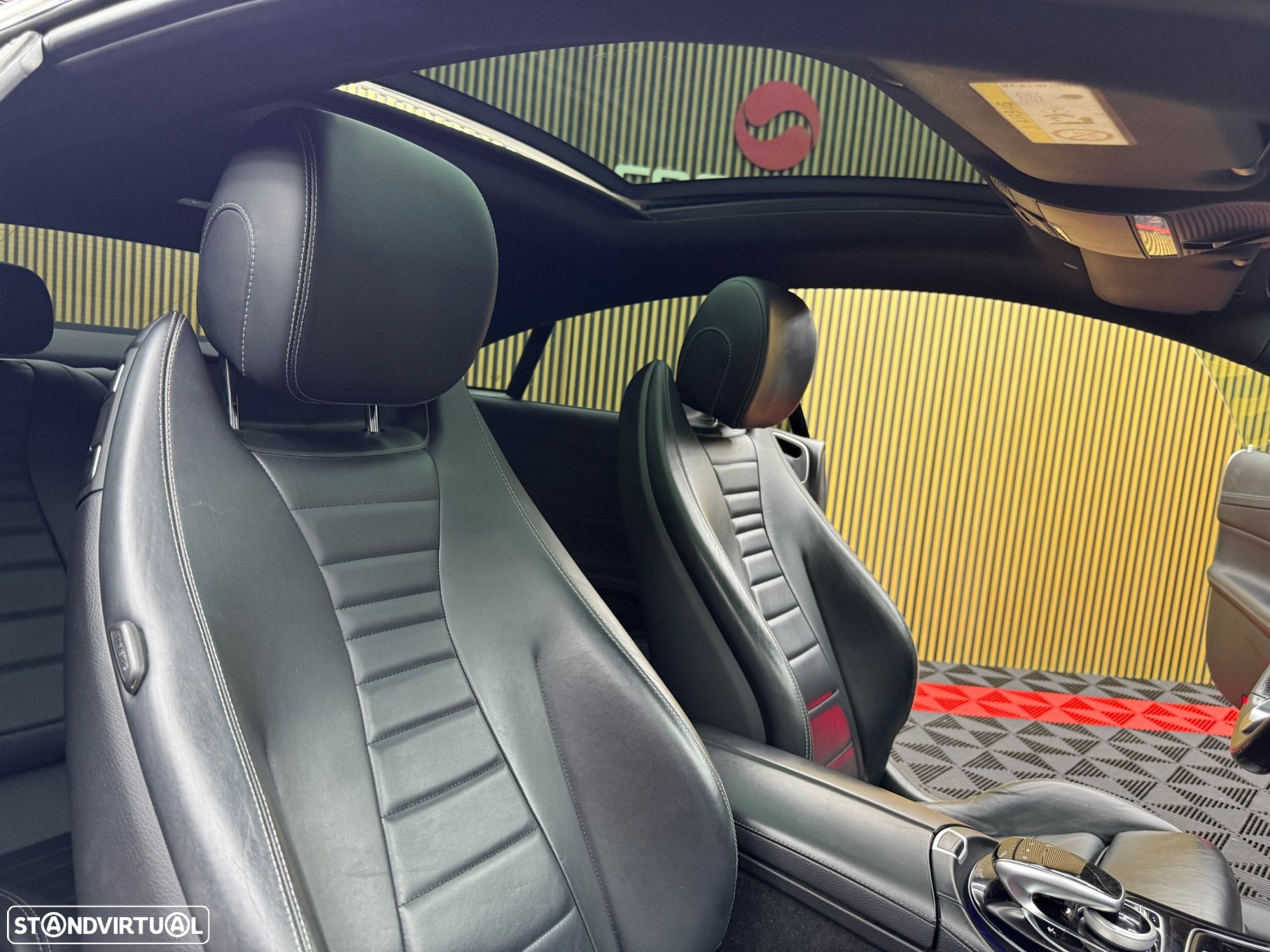 Mercedes-Benz E 220 d Coupe 9G-TRONIC AMG Line - 33