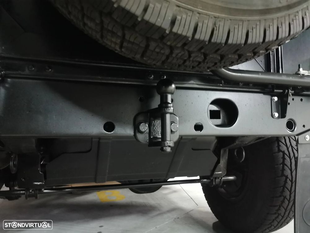 Land Rover Defender 90 SW 2.4 CRD S - 7