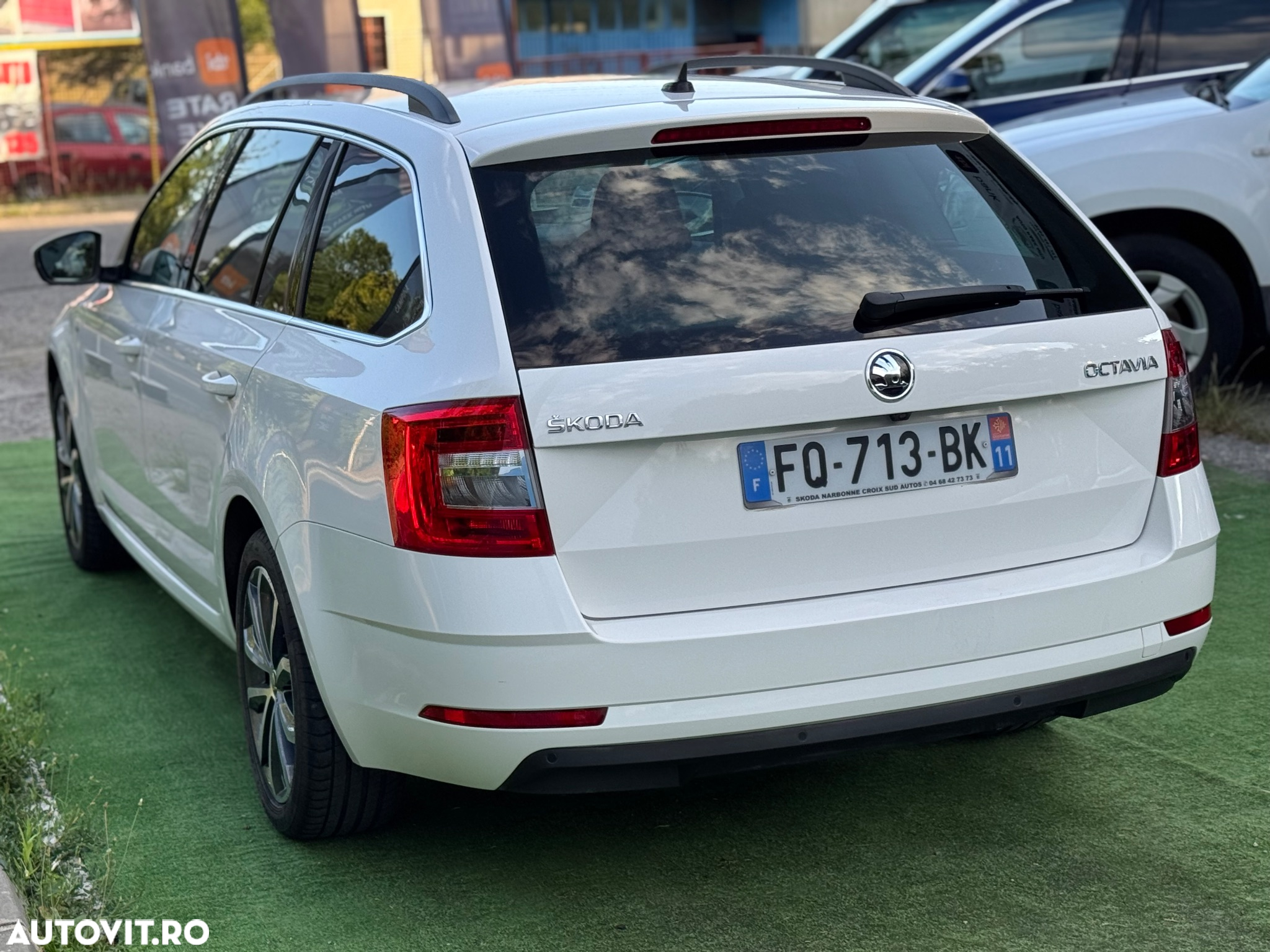 Skoda Octavia Combi Diesel 1.6 TDI DSG Ambition - 6