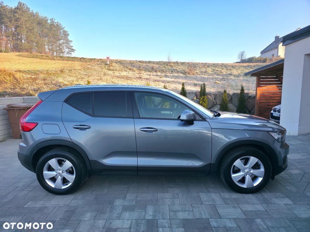 Volvo XC 40 D4 AWD Geartronic Momentum Pro - 3
