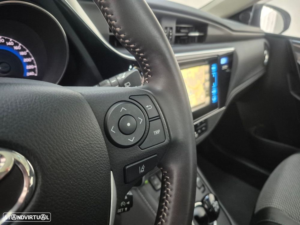 Toyota Auris Touring Sports 1.8 HSD Sport+Skyview +Navi - 13