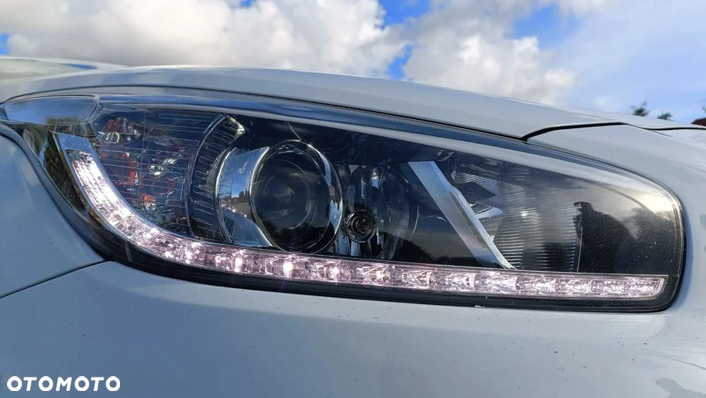 Kia Ceed 1.6 CRDi 128 SW Vision - 17