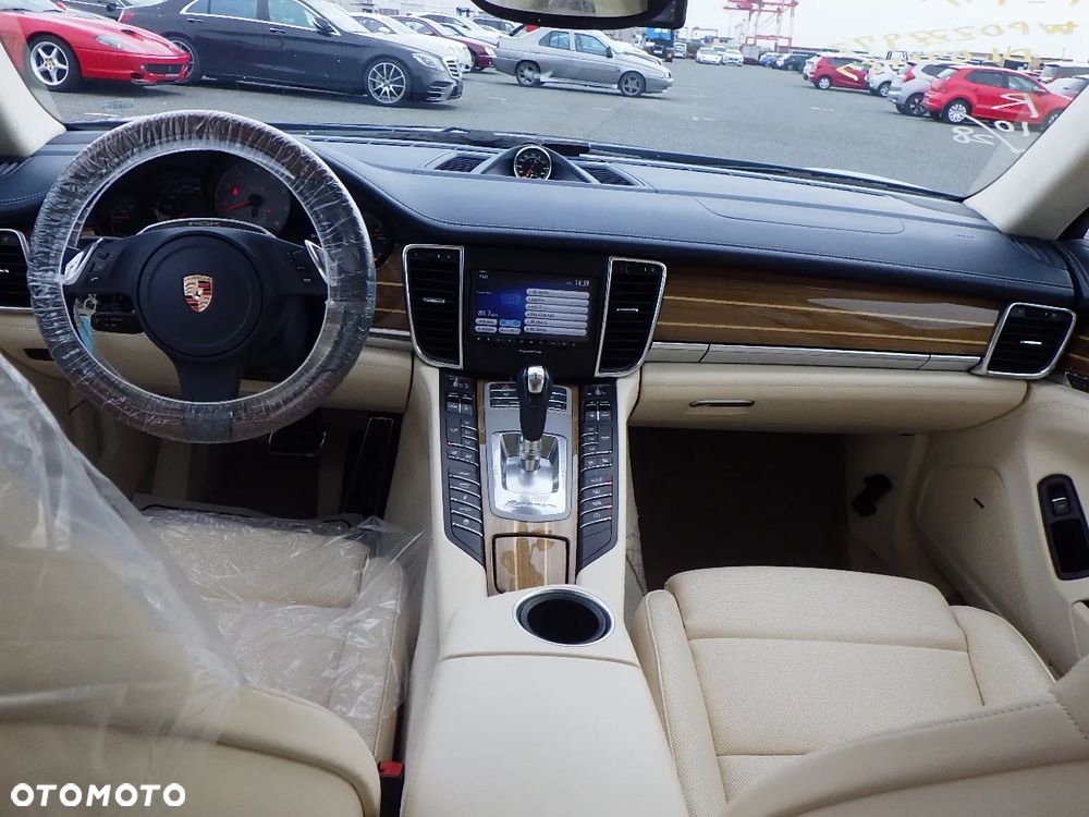 Porsche Panamera GTS PDK - 7