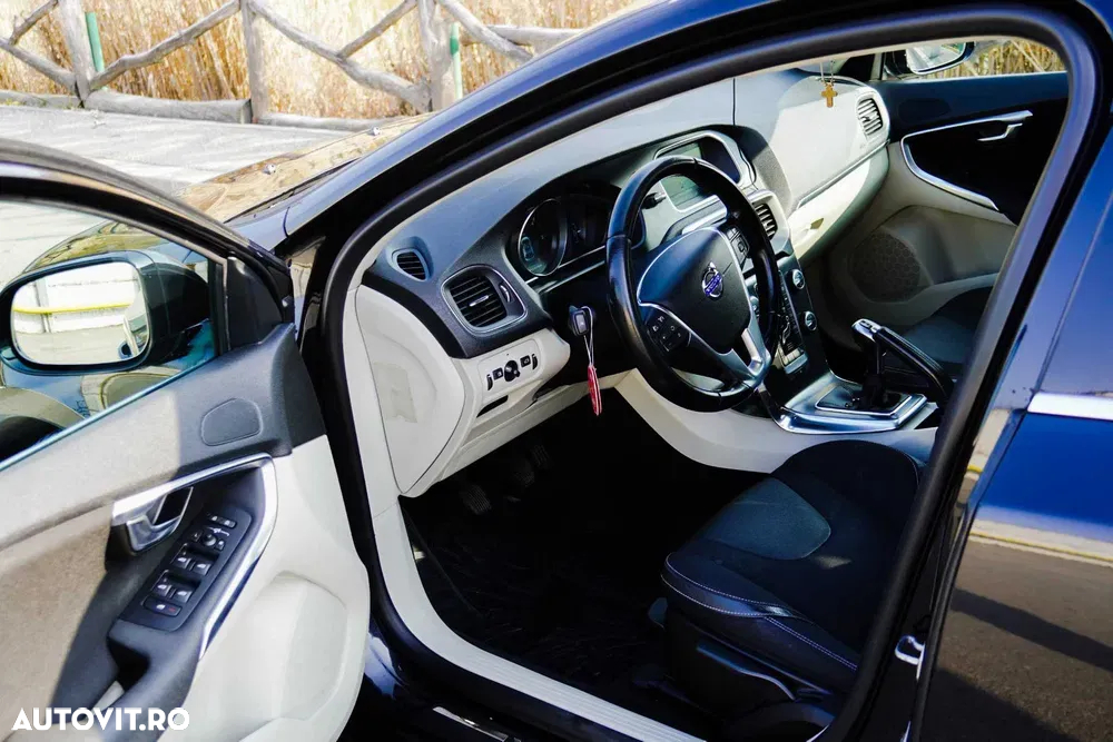 Volvo V40 D4 RDesign - 2