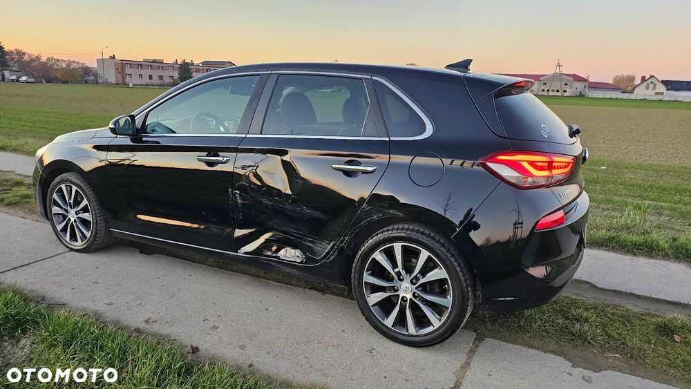 Hyundai i30 1.4 T-GDI Premiere Luxury DCT - 9