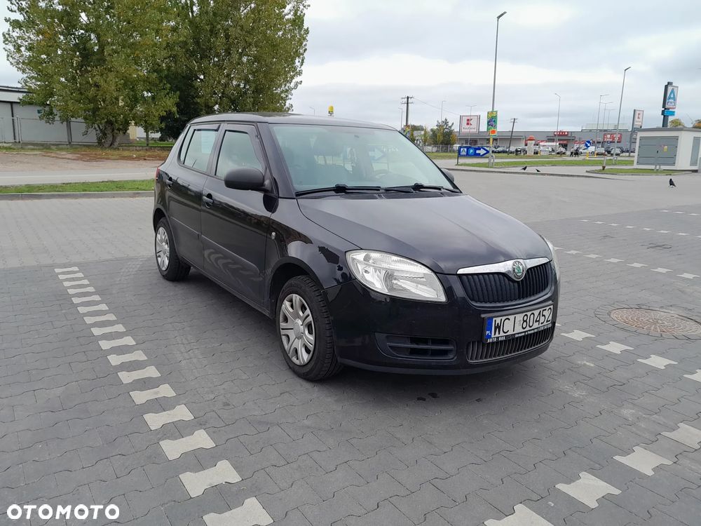 Skoda Fabia 2009 photo 2