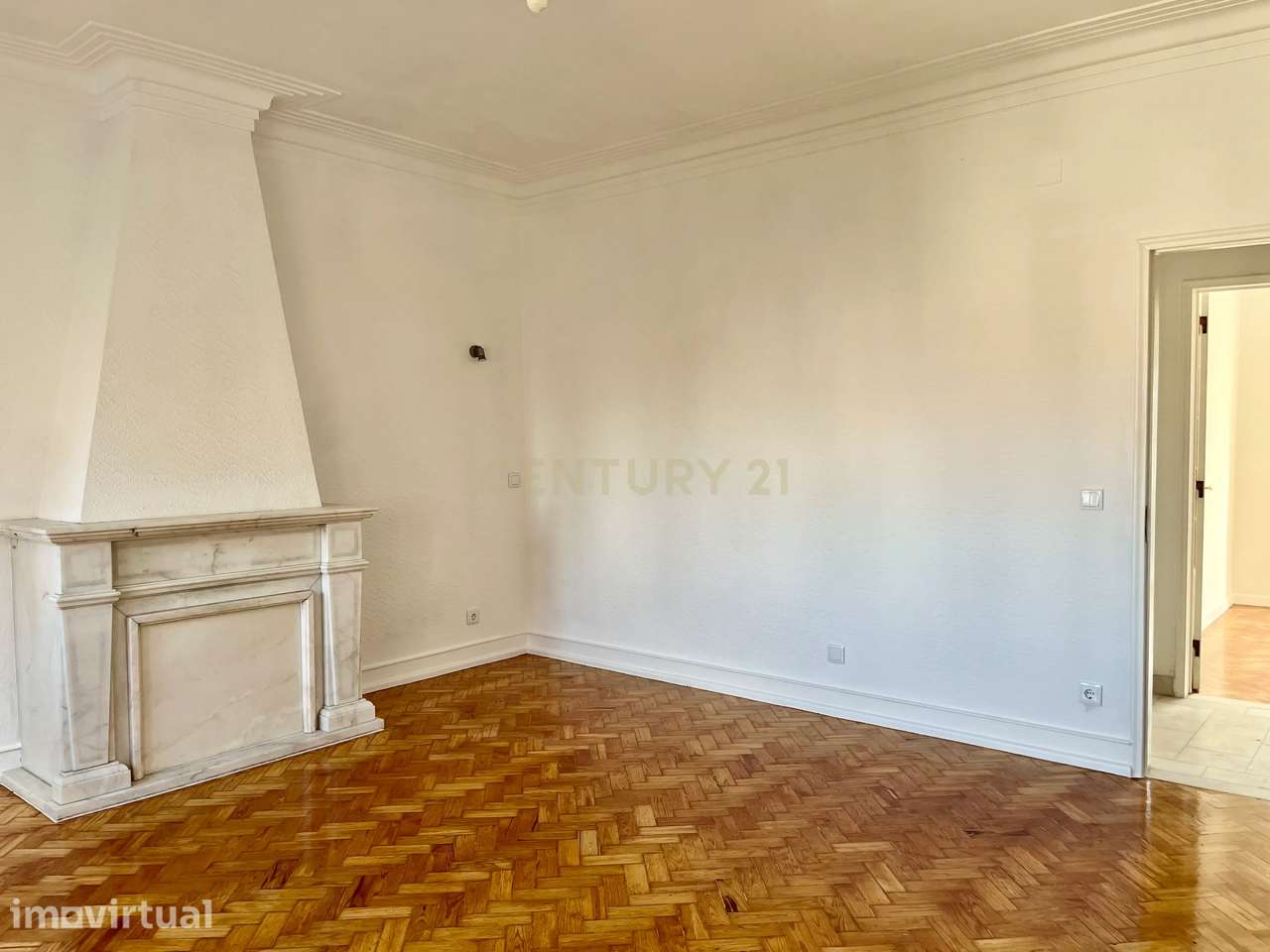 Arrenda-se Apartamento T4 em Alvalade –  Remodelado | Com Garagem + 1 - Grande imagem: 4/28