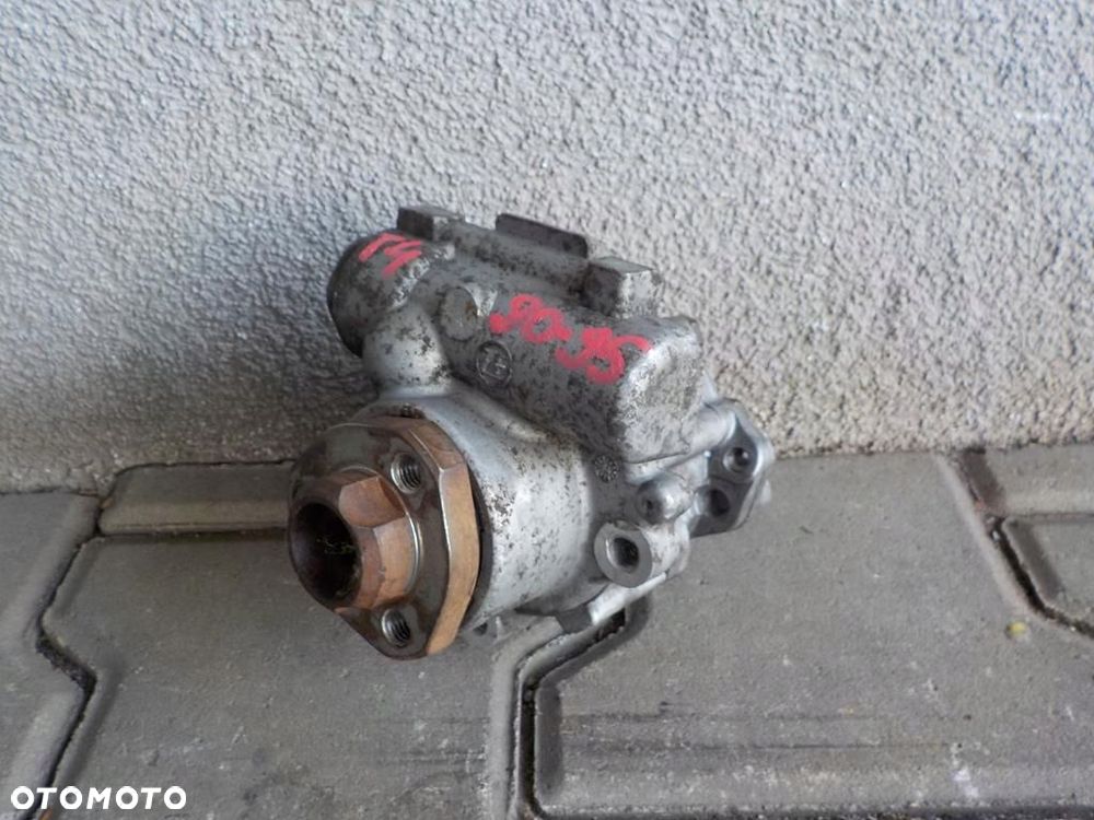 VW T4 1.9 TD 90-95 POMPA WSPOMAGANIA KIER - 1