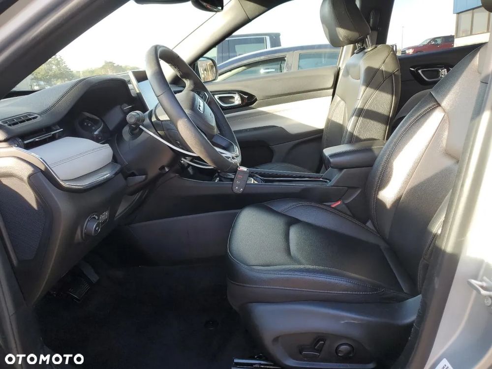 Jeep Compass - 8