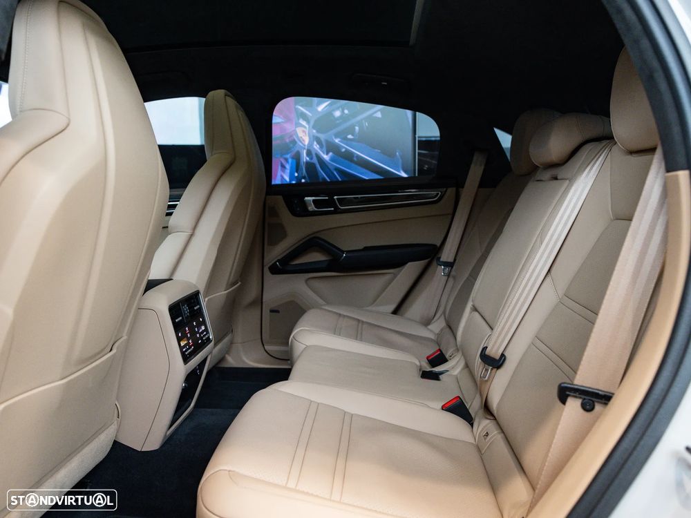 Porsche Cayenne Coupé E-Hybrid Platinum Edition - 31