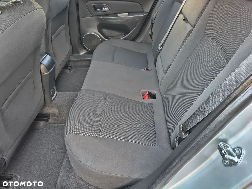 Chevrolet Cruze 1.6 LT - 23