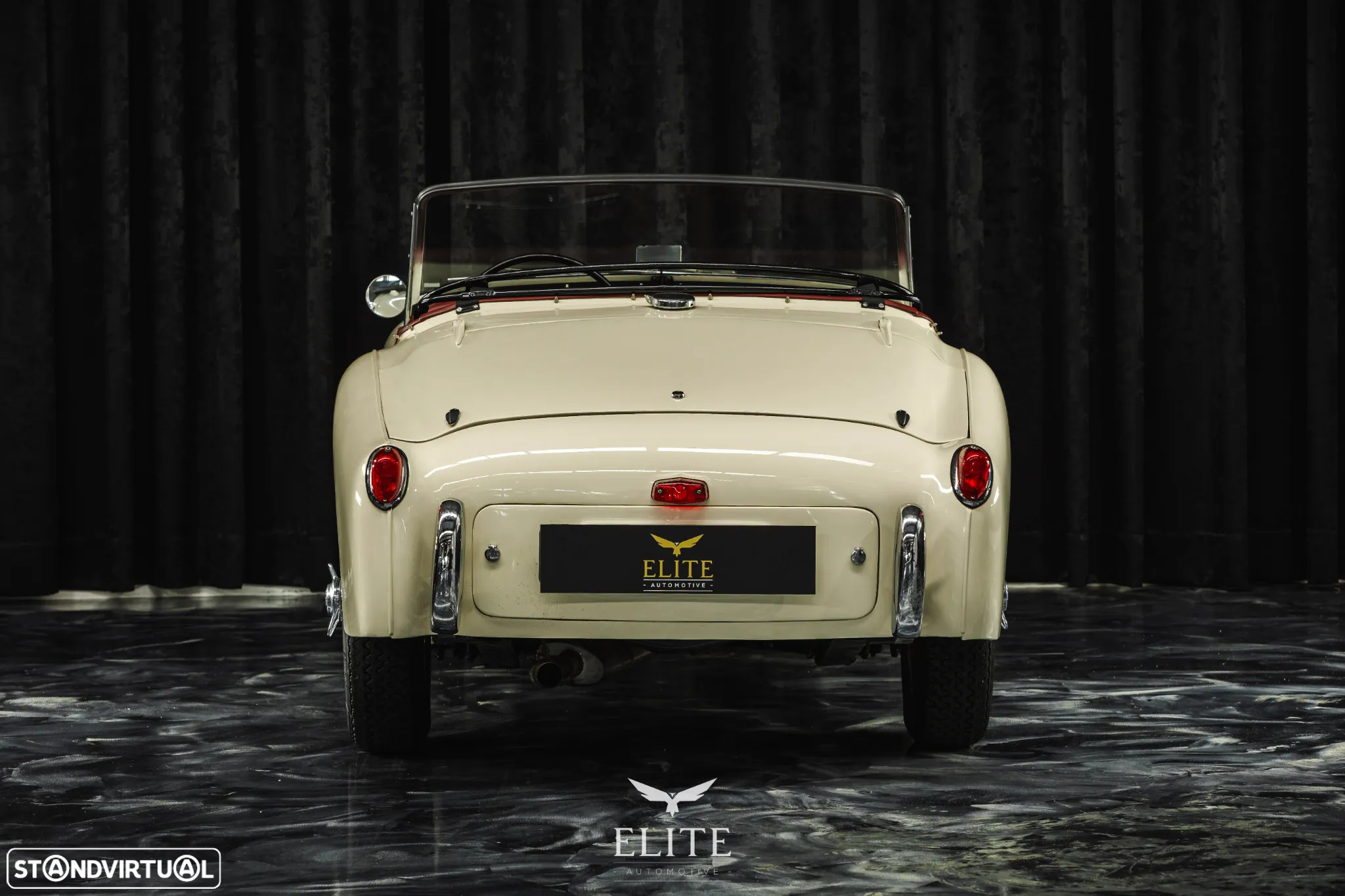 Triumph TR2 - 12