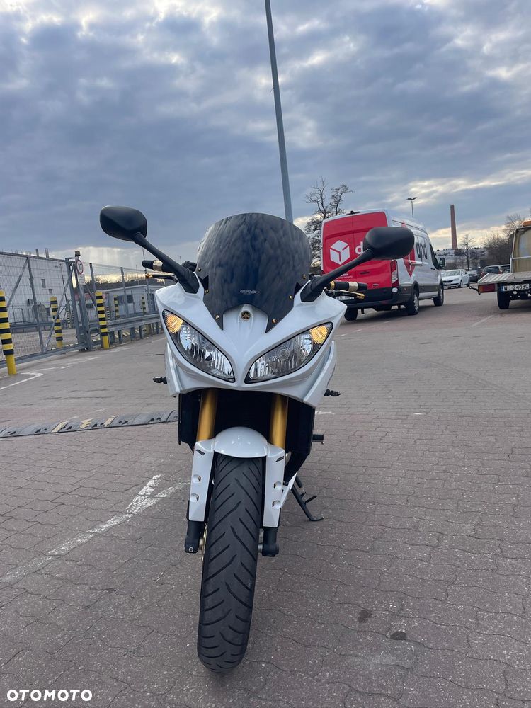 Yamaha FZ8 - 11