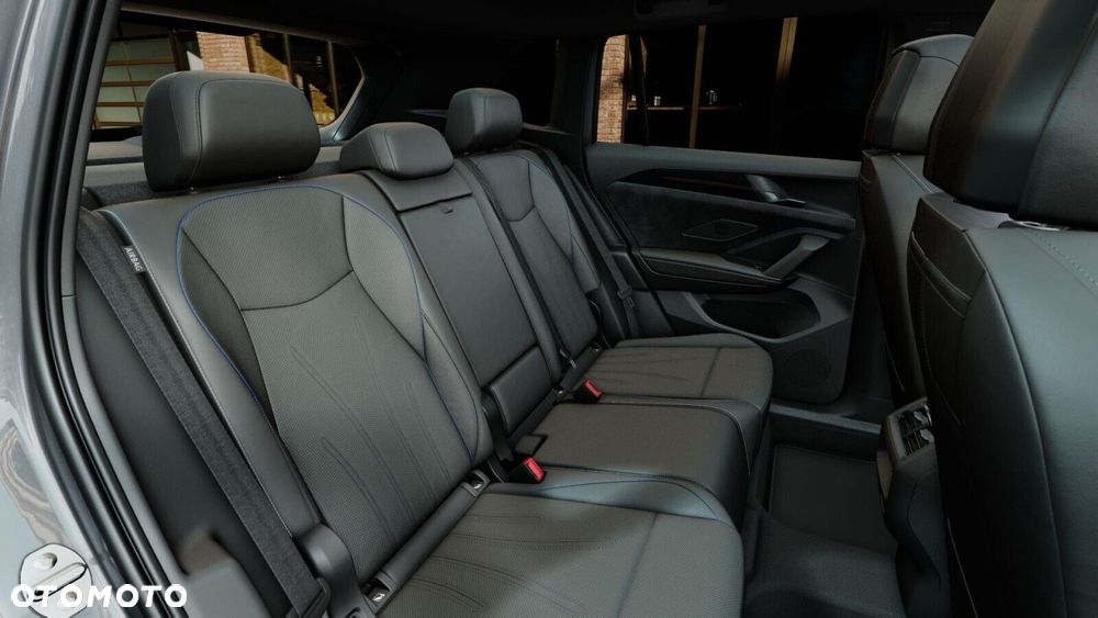 Volkswagen Tiguan - 12