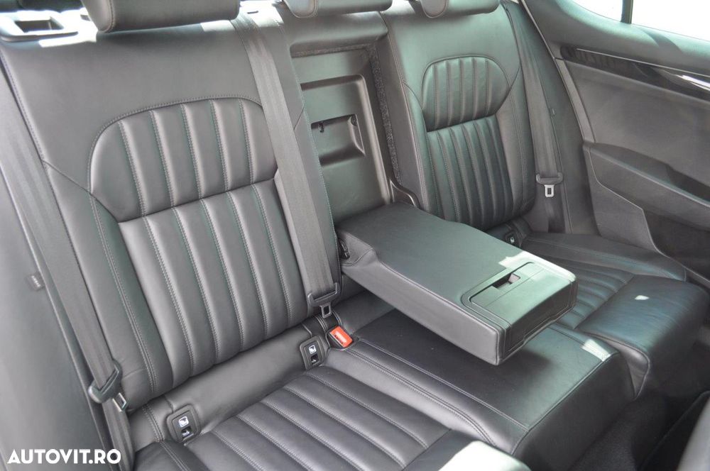 Skoda Superb 2.0 TDI DSG 4X4 Laurin & Klement - 17