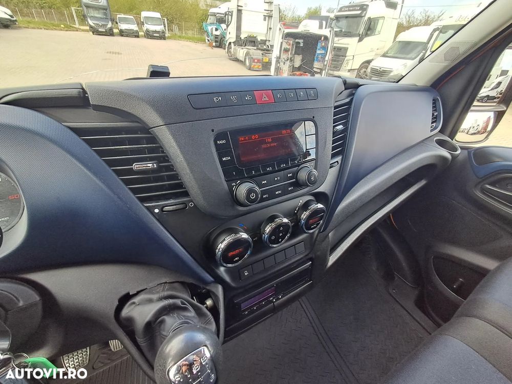 Iveco DAILY 35C18 3.0D 180CP TRANSPORT AUTO CABINA DE DORMIT - 21