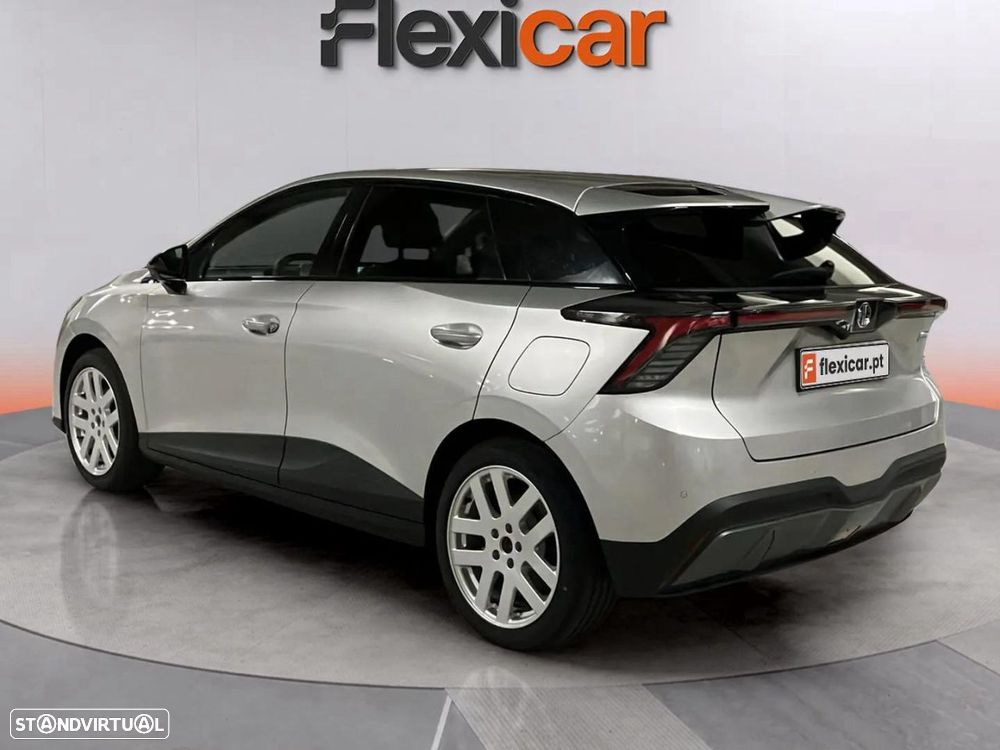 MG MG4 64 kWh Luxury - 6