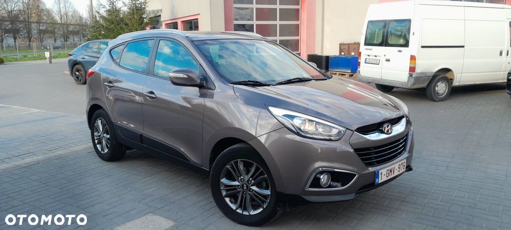 Hyundai ix35 1.7 CRDi 2WD blue Finale Gold - 9