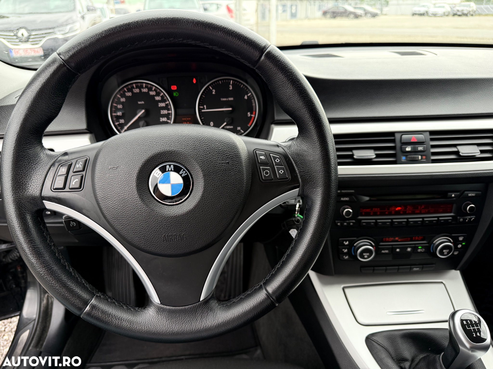 BMW Seria 3 320d - 12