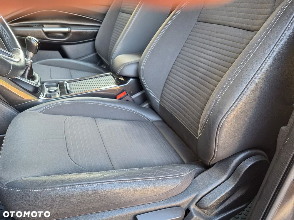 Ford Kuga 2.0 TDCi 4x2 Titanium - 14