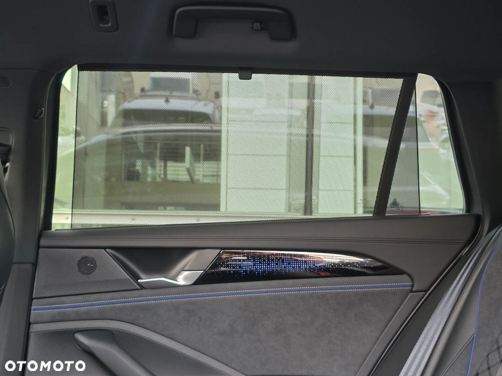 Volkswagen Passat - 37