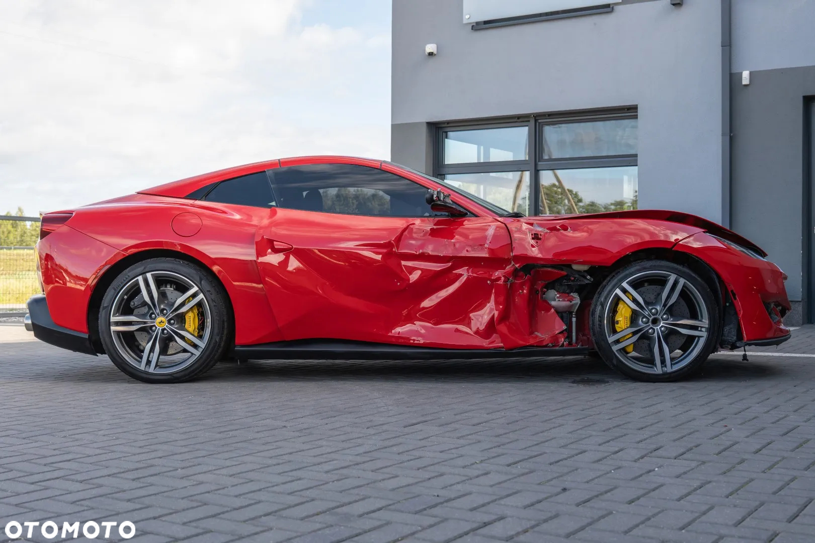 Ferrari Portofino - 6