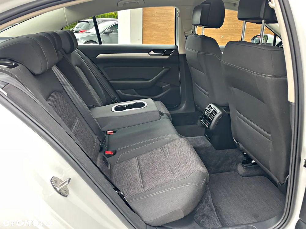 Volkswagen Passat 2.0 TDI SCR (BlueMotion Technology) DSG Comfortline - 28