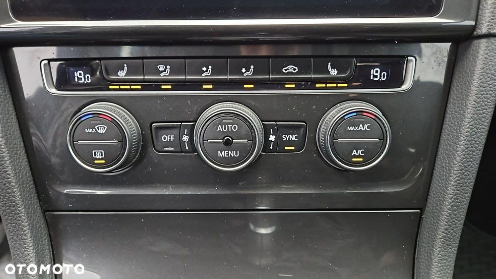 Volkswagen Golf - 19