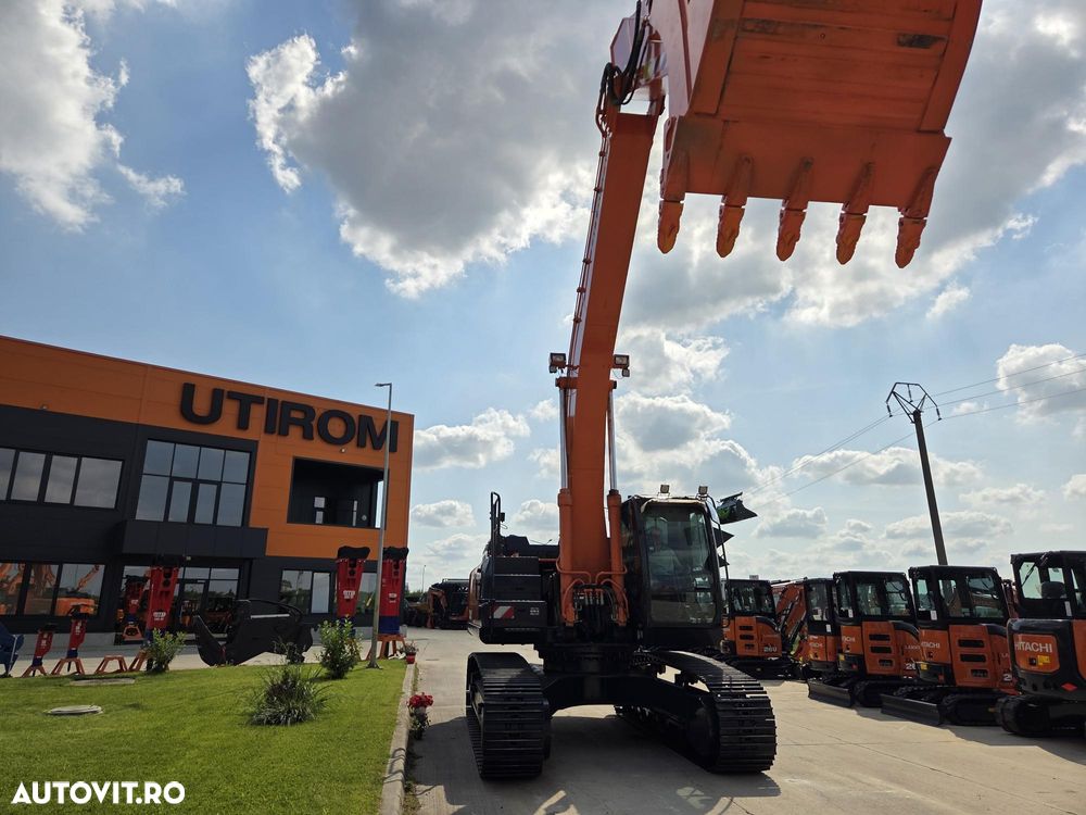 Hitachi ZX300LCN-6, 2019, 8.944h, cupa NOUA 1,8mc, 31,6tone, Ad sapare 7,5m, latime 3m, camere spate si laterale, inst picon si rotire pe brate, consum mediu 19,6l, lant 90% ok doar 721h deplasare, avertizare antirasturnare, posibl leasing-PROMOTIE 93.900Eur - 7
