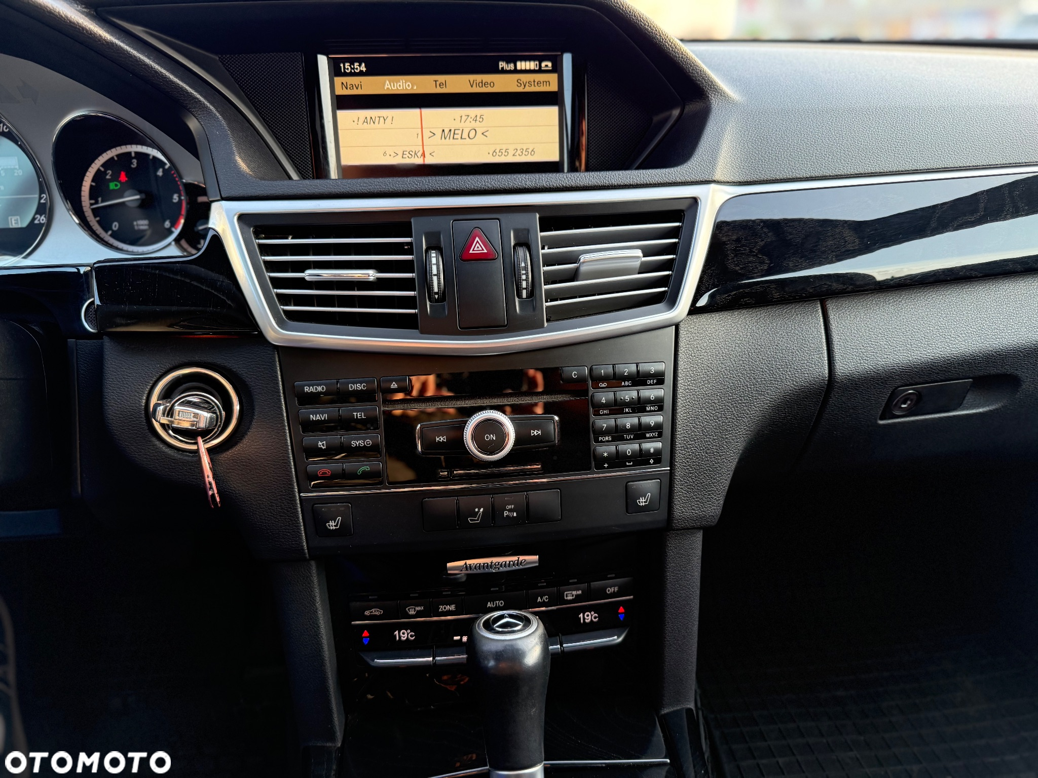 Mercedes-Benz Klasa E 250 T CDI DPF BlueEFFICIENCY Automatik Avantgarde - 18