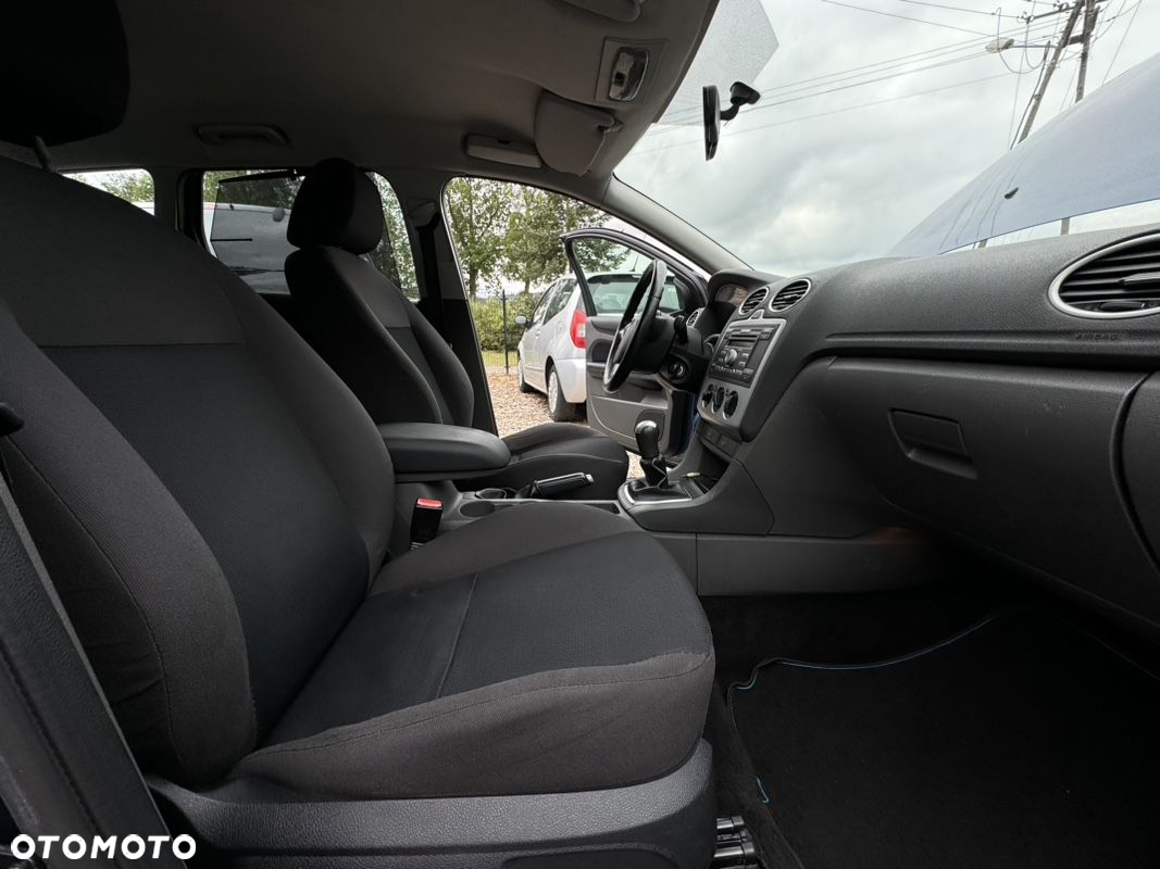 Ford Focus Turnier 1.6 16V Style+ - 18