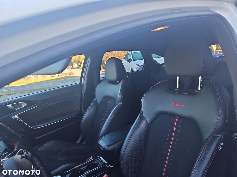 Kia ProCeed 1.6 T-GDI GT DCT - 11