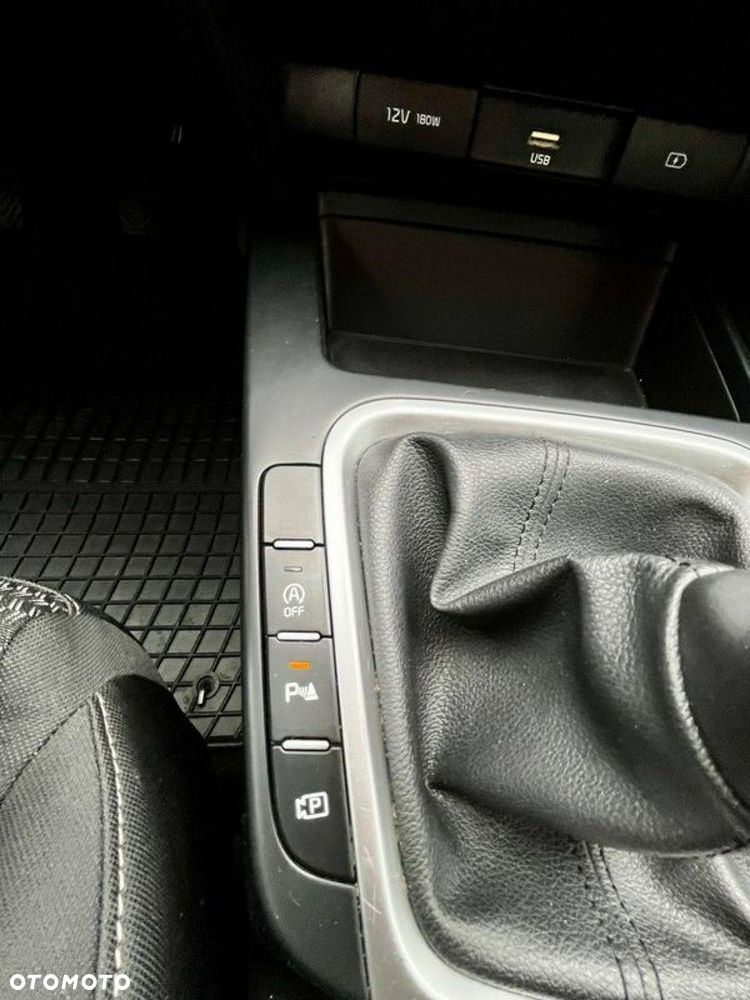 Kia Ceed 1.5 T-GDI M - 13