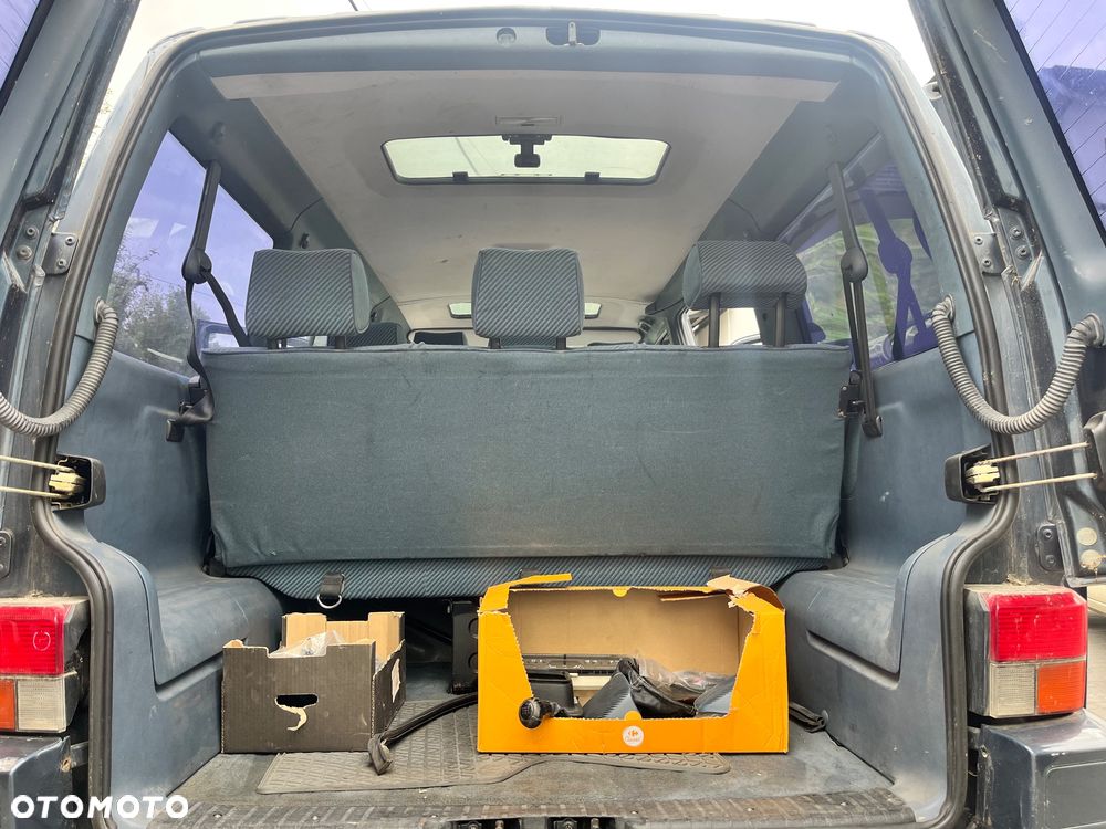 Volkswagen Multivan - 13