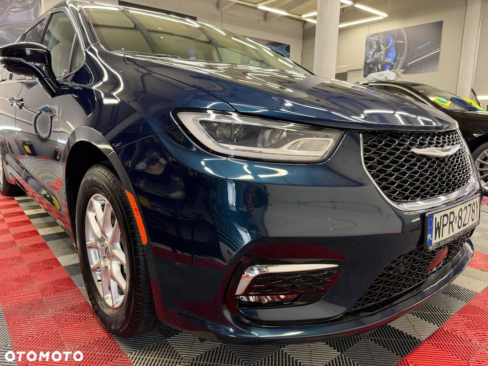 Chrysler Pacifica - 2