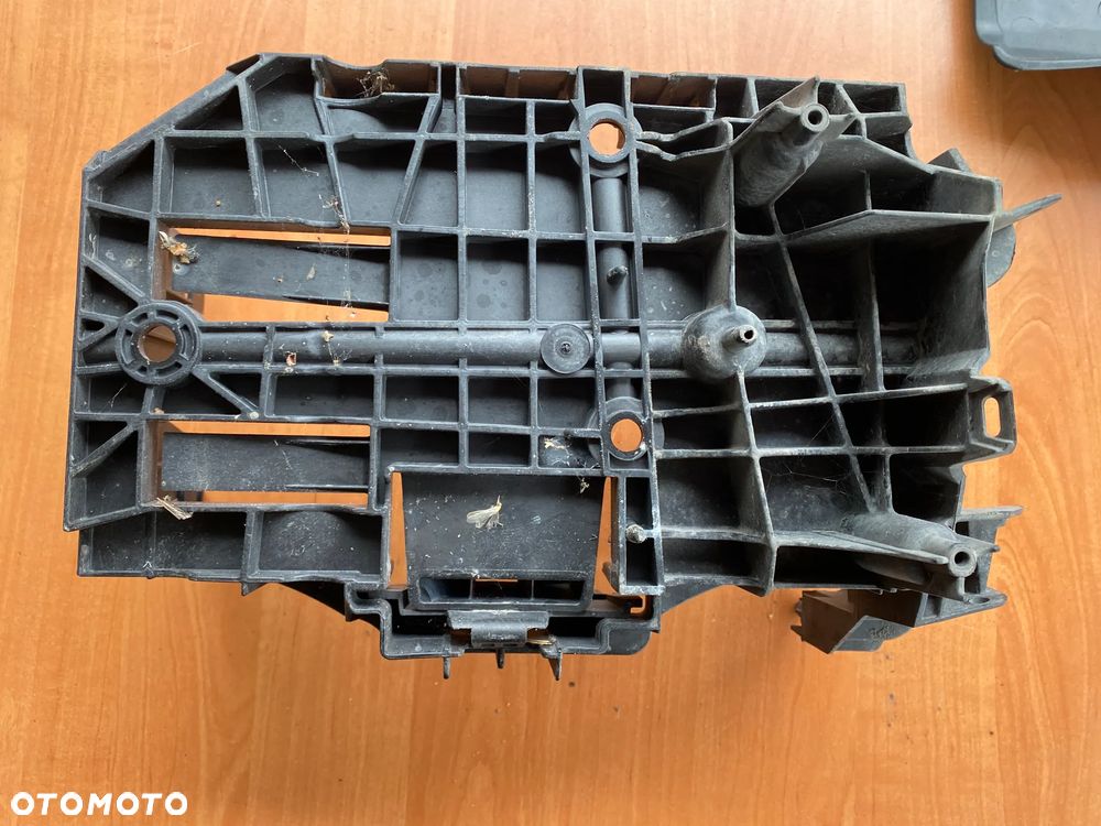 PODSTAWA AKUMULATORA PEUGEOT 508 9686469580 - 1
