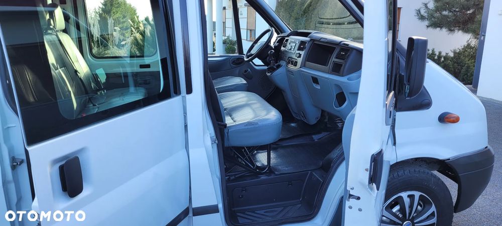 Ford Transit - 12