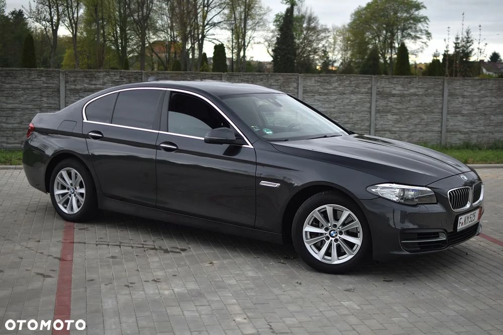 BMW Seria 5 525d Sport-Aut - 12