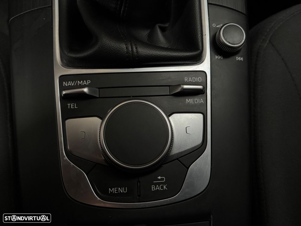 Audi A3 Sportback 1.6 TDI B.Line Attraction - 18