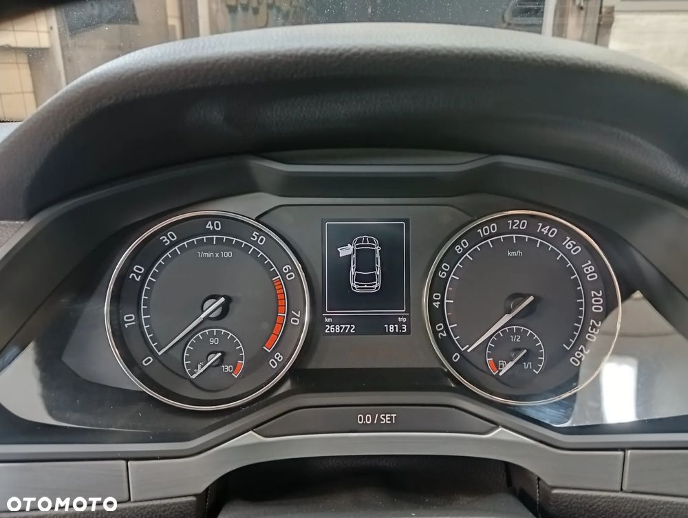 Skoda Superb 1.8 TSI Ambition - 9