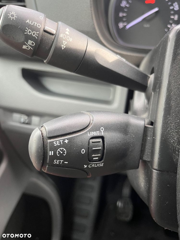 Peugeot Expert - 8