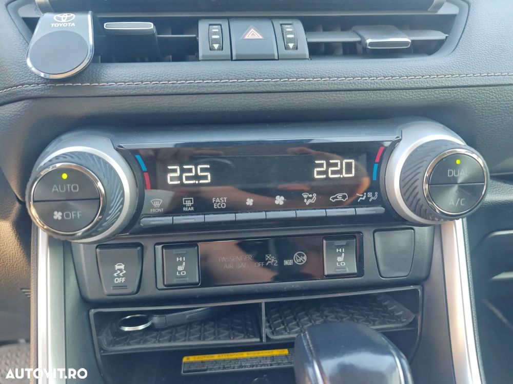 Toyota RAV4 2.5 4x4 Hybrid Style Selection - 14