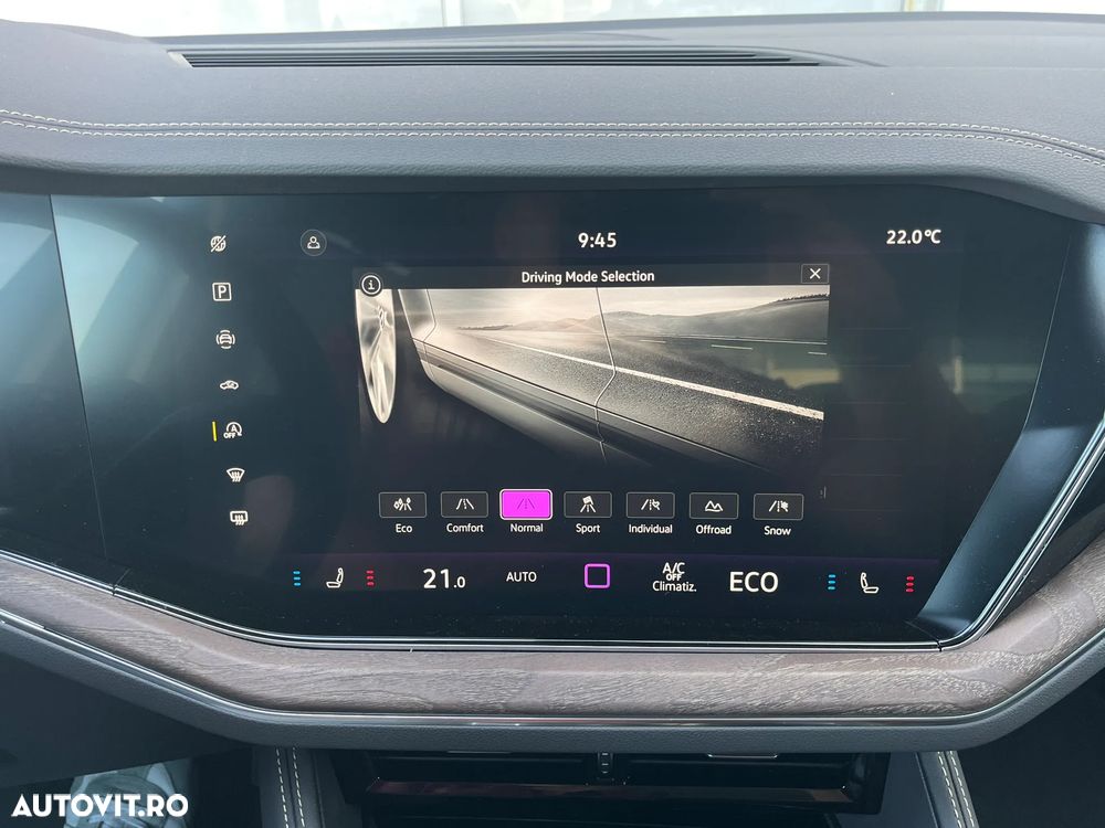 Volkswagen Touareg V6 TDI 4MOTION Elegance - 33